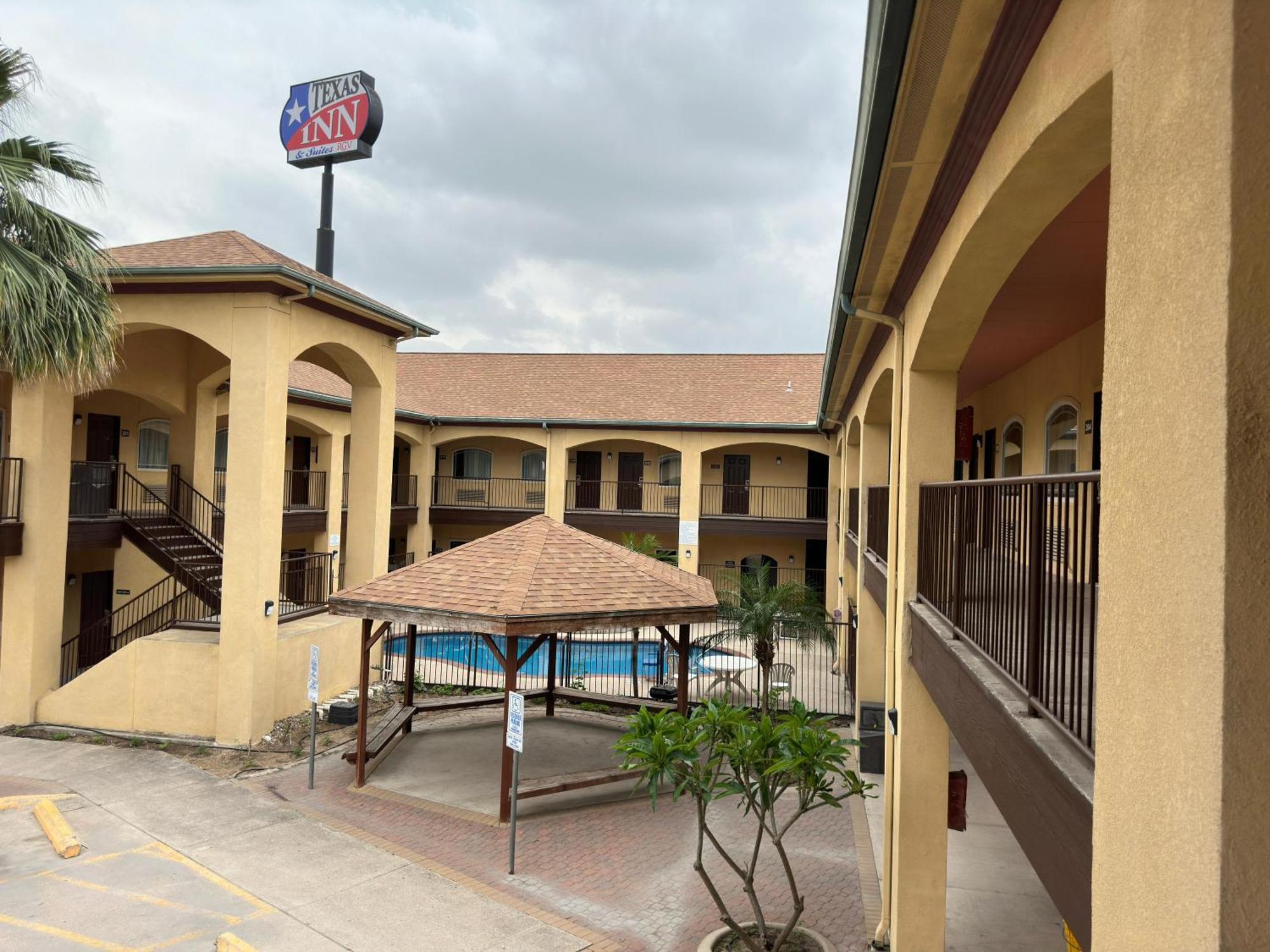 Texas Inn And Suites Rgv 에든버그 외부 사진